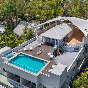 Sarayi Boutique Palm Cove
