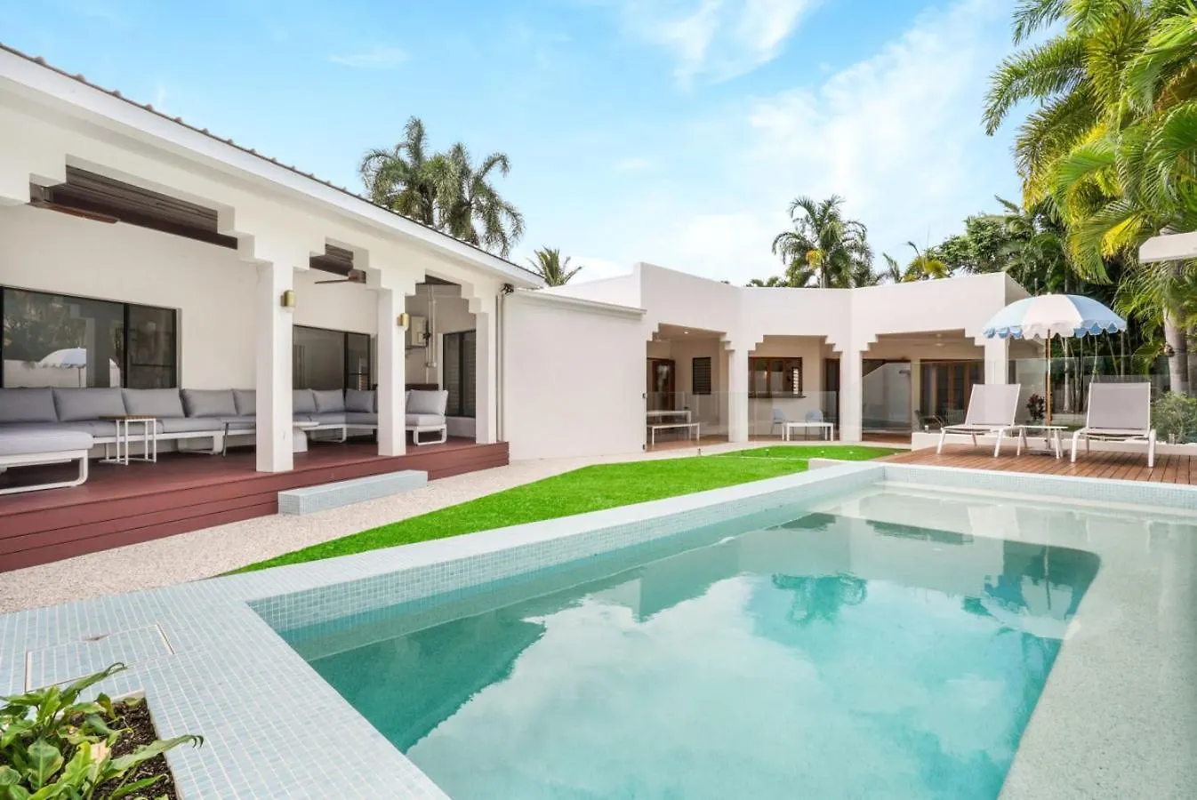 Casa Del Sol Palm Cove Villa